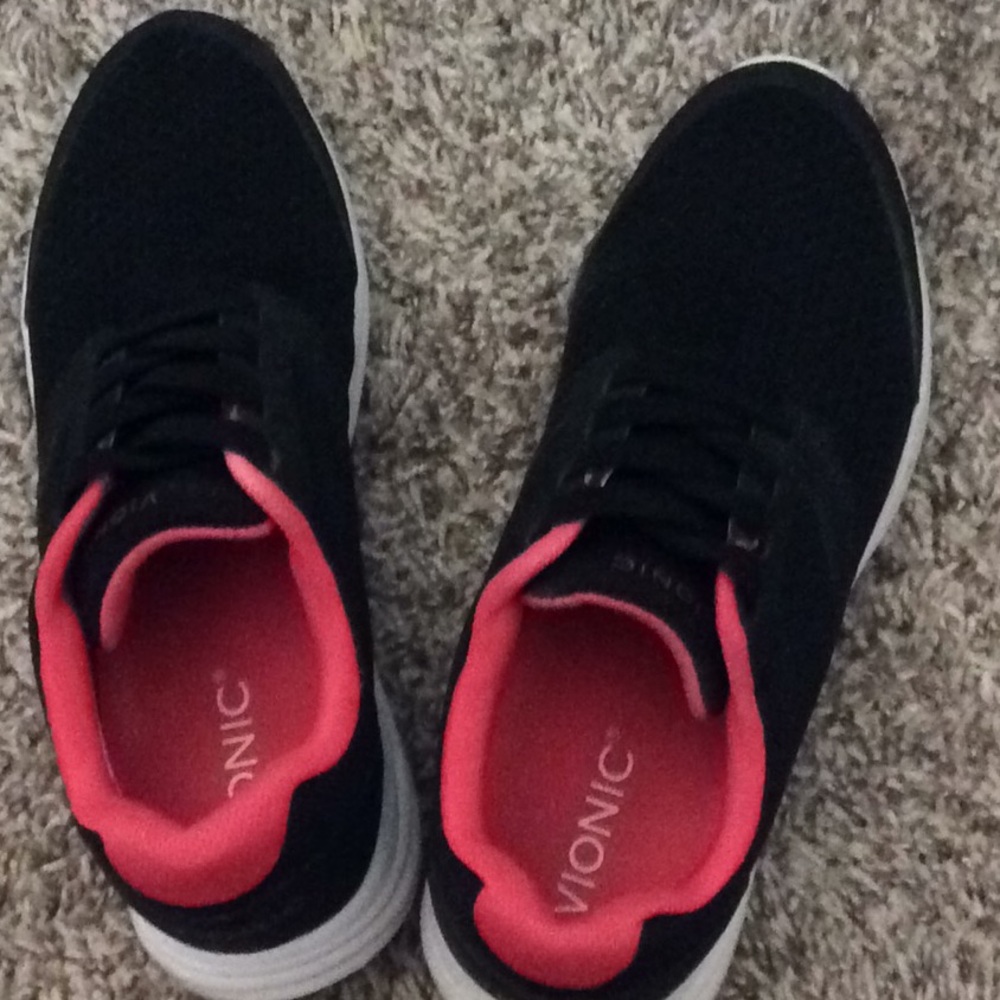 Vionic slip on sneakers.hot pink lining